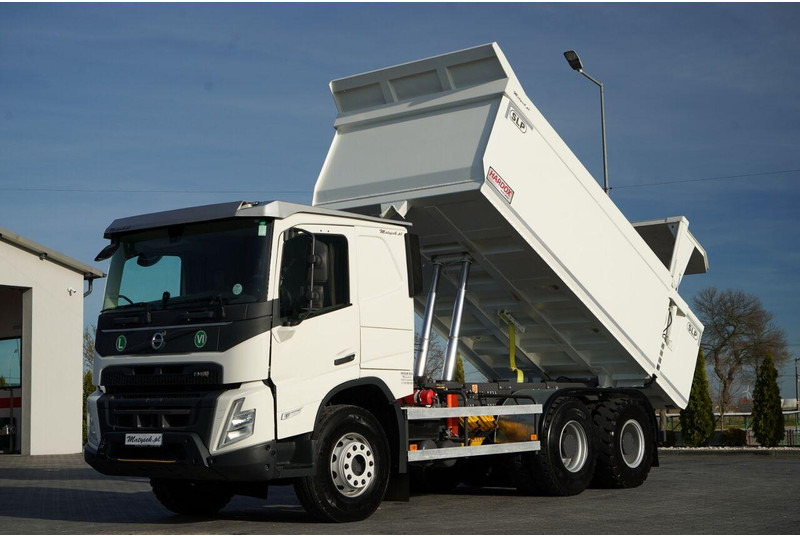 Volvo FMX 550 / 6x4 / WYWROTKA / WOZIDŁO / HARDOX / HYDRAULICZNA KLAPA - Savivartis sunkvežimis: foto 1 Volvo FMX 550 / 6x4 / WYWROTKA / WOZIDŁO / HARDOX / HYDRAULICZNA KLAPA - Savivartis sunkvežimis: foto 1