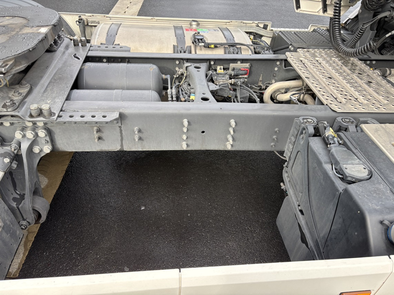 SCANIA R 460 A4x2NA - Vilkikas: foto 3 SCANIA R 460 A4x2NA - Vilkikas: foto 3