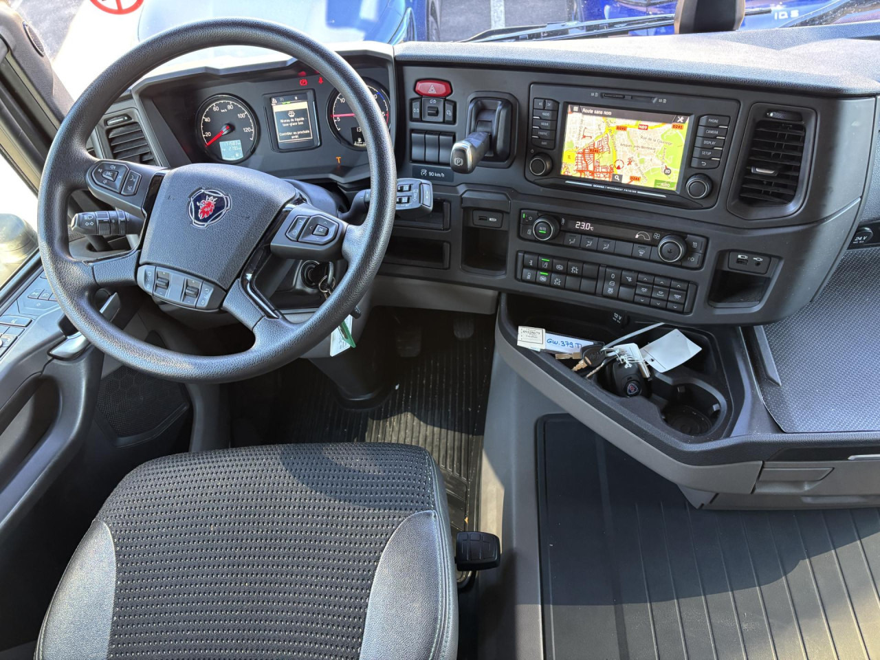 SCANIA R 460 A4x2NB - Vilkikas: foto 2 SCANIA R 460 A4x2NB - Vilkikas: foto 2