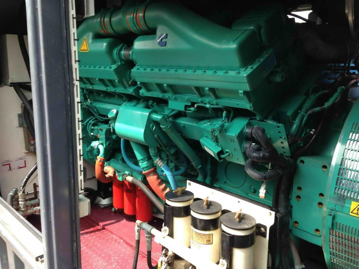 Cummins Generator 1250 KVA QSK45-G4 Engine Super silent Silent - Elektrinis generatorius: foto 4 Cummins Generator 1250 KVA QSK45-G4 Engine Super silent Silent - Elektrinis generatorius: foto 4