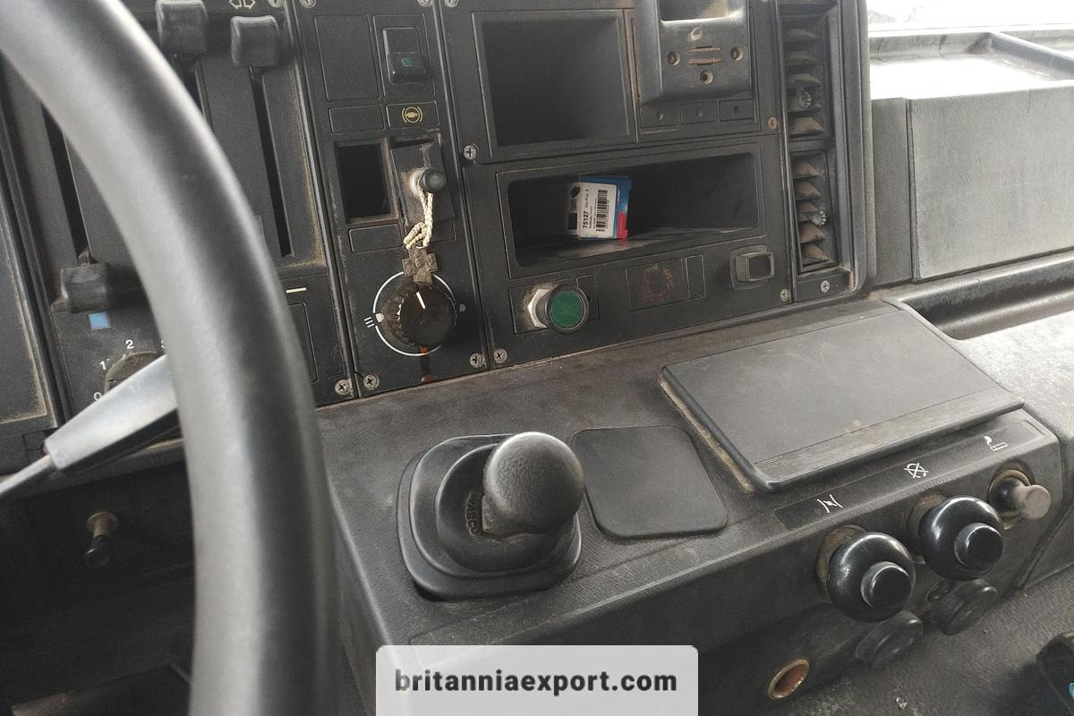 Tentinis sunkvežimis SCANIA P 92H | 6x2 10 tyres | On springs | 26 ton: foto 26