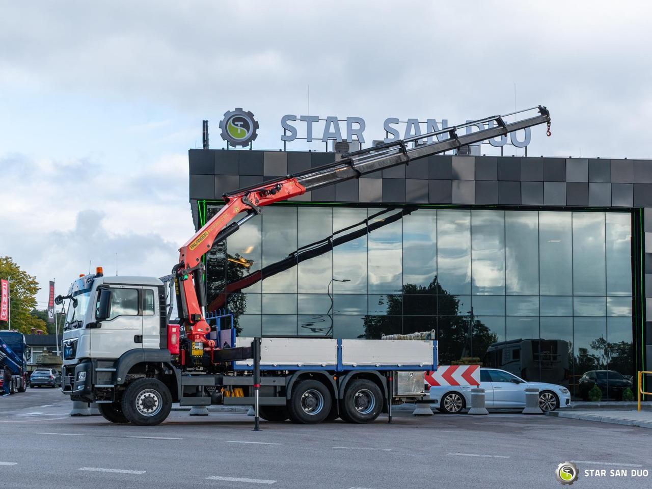 - Sunkvežimis su kranu: foto 4 - Sunkvežimis su kranu: foto 4