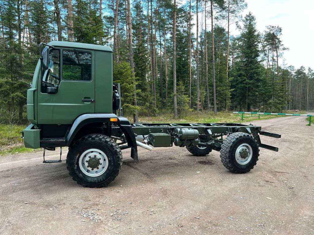 MAN 4x4 OFF ROAD CAMPER CHASSIS RAILY - Važiuoklės sunkvežimis: foto 3 MAN 4x4 OFF ROAD CAMPER CHASSIS RAILY - Važiuoklės sunkvežimis: foto 3