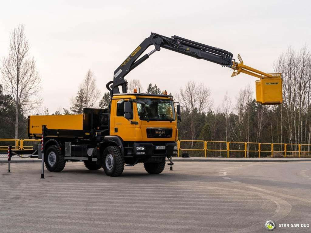MAN TGM 18.340 4x4 PALFINGER PK 20002 CRANE BASKET MAN TGM 18.340 4x4 PALFINGER PK 20002 CRANE BASKET - Sunkvežimis su kranu, Platforminis/ Bortinis sunkvežimis: foto 2 MAN TGM 18.340 4x4 PALFINGER PK 20002 CRANE BASKET MAN TGM 18.340 4x4 PALFINGER PK 20002 CRANE BASKET - Sunkvežimis su kranu, Platforminis/ Bortinis sunkvežimis: foto 2