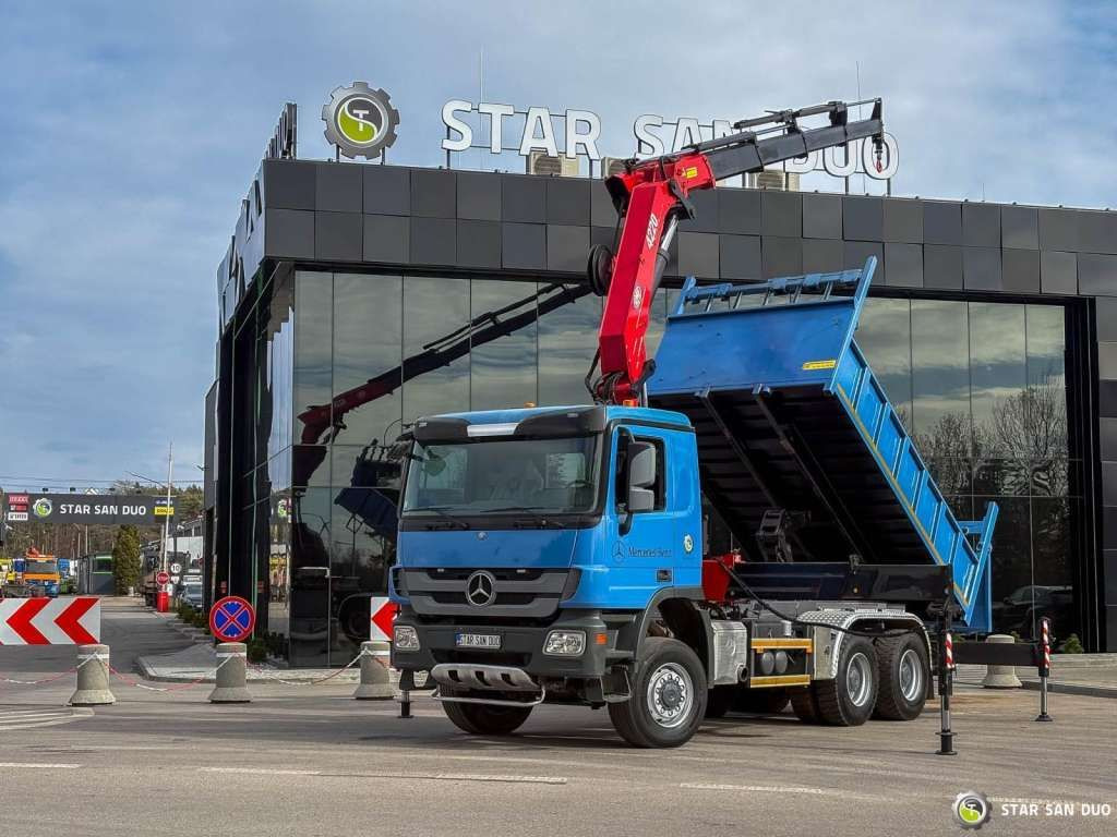 Mercedes-Benz ACTROS 3341 6x6 HMF 4220 K4 CRANE KIPPER - Savivartis sunkvežimis: foto 1 Mercedes-Benz ACTROS 3341 6x6 HMF 4220 K4 CRANE KIPPER - Savivartis sunkvežimis: foto 1