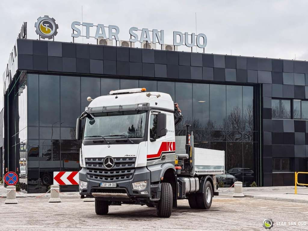 Mercedes-Benz AROCS 1851 4x4 PALFINGER PK 20002 Crane Kran - Sunkvežimis su kranu: foto 2 Mercedes-Benz AROCS 1851 4x4 PALFINGER PK 20002 Crane Kran - Sunkvežimis su kranu: foto 2