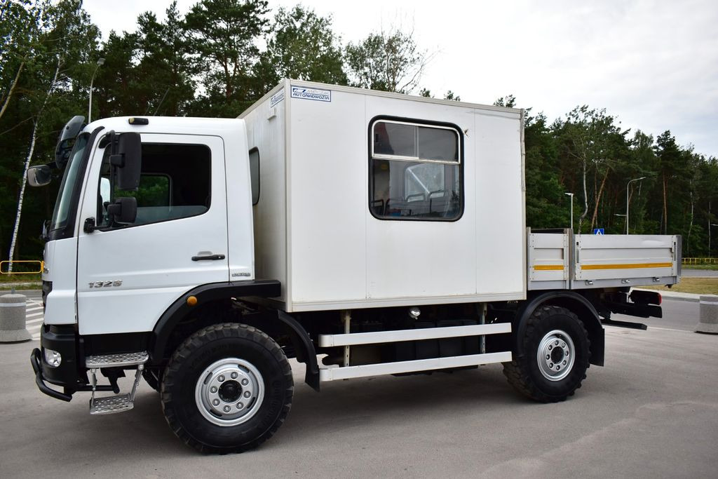 Mercedes-Benz ATEGO 1326 4x4 OFF ROAD CAMPER BUS BOX . - Furgonas sunkvežimis: foto 4 Mercedes-Benz ATEGO 1326 4x4 OFF ROAD CAMPER BUS BOX . - Furgonas sunkvežimis: foto 4
