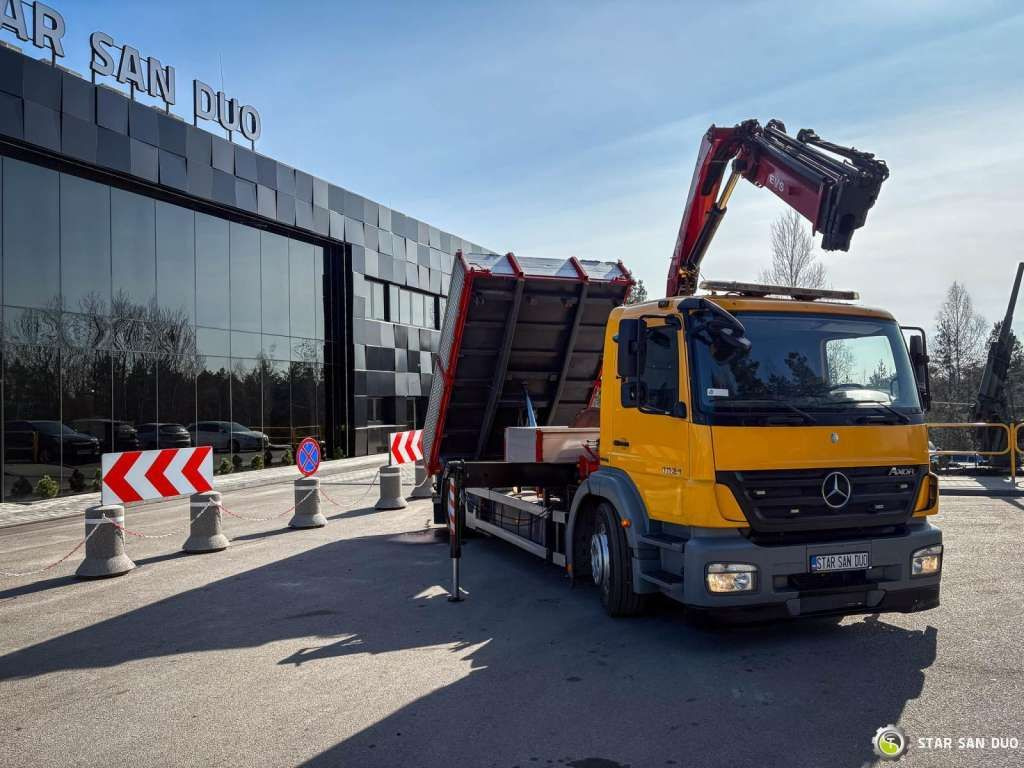 Mercedes-Benz AXOR 1824 4x2 HMF 975 HDS Crane Rotator Kipper Mercedes-Benz AXOR 1824 4x2 HMF 975 HDS Crane Rotator Kipper - Sunkvežimis su kranu, Savivartis sunkvežimis: foto 2 Mercedes-Benz AXOR 1824 4x2 HMF 975 HDS Crane Rotator Kipper Mercedes-Benz AXOR 1824 4x2 HMF 975 HDS Crane Rotator Kipper - Sunkvežimis su kranu, Savivartis sunkvežimis: foto 2