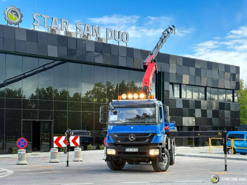 Mercedes-Benz AXOR 1833 4x4 Palfinger PK 22002 EH Crane Winch - Sunkvežimis su kranu: foto 3 Mercedes-Benz AXOR 1833 4x4 Palfinger PK 22002 EH Crane Winch - Sunkvežimis su kranu: foto 3