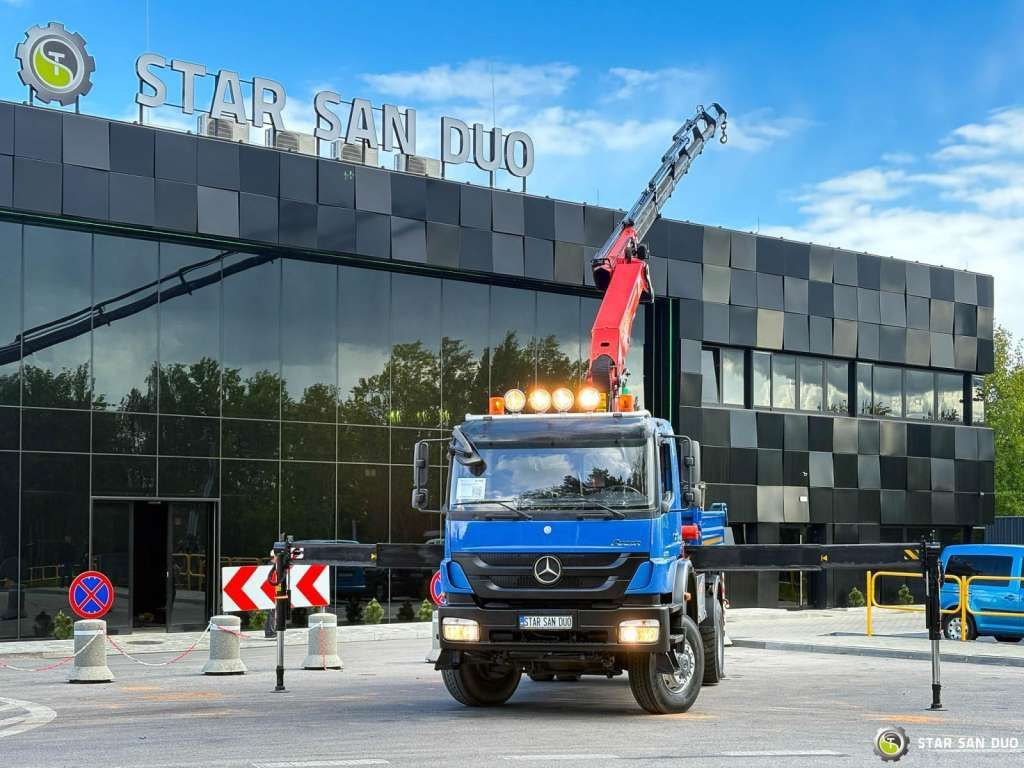 Mercedes-Benz AXOR 1833 4x4 Palfinger PK 22002 EH Crane Winch - Sunkvežimis su kranu: foto 3 Mercedes-Benz AXOR 1833 4x4 Palfinger PK 22002 EH Crane Winch - Sunkvežimis su kranu: foto 3
