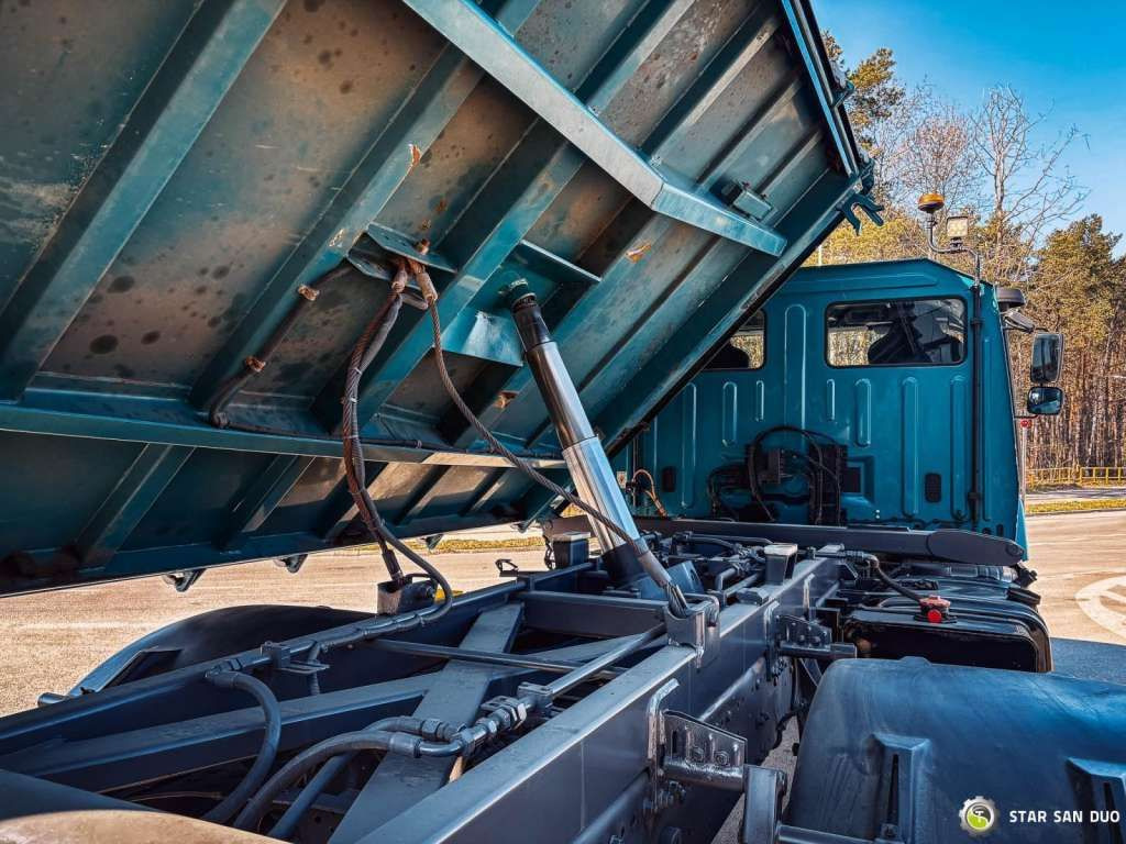 Nauja Savivartis sunkvežimis Mercedes-Benz  Zetros 1833 4x4 Kipper Camper Chassis: foto 12