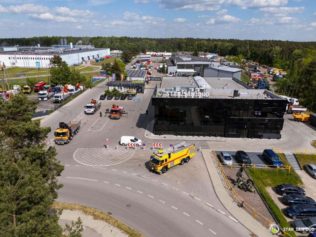 Volvo FM 460 6x6 Rosenbauer Fire Truck LSP Water Tank - Sunkvežimis: foto 2 Volvo FM 460 6x6 Rosenbauer Fire Truck LSP Water Tank - Sunkvežimis: foto 2