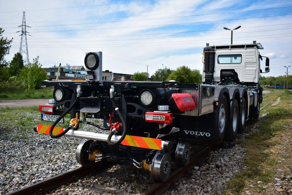 Konteineris-vežimus/ Sukeisti kūną sunkvežimis, Sunkvežimis su kranu Volvo NEW FMX 8x4 RAIL ROAD SCHIENEN TWO WAY: foto 7