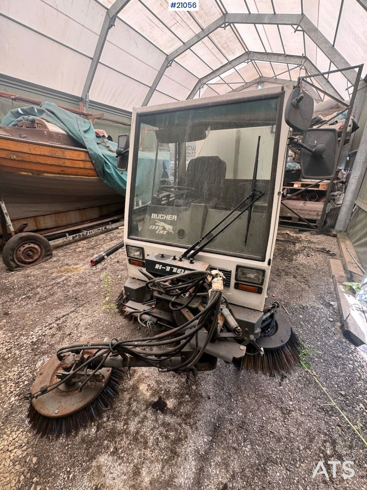 Bucher K-1700 - Gatvių šlavimo mašina: foto 4 Bucher K-1700 - Gatvių šlavimo mašina: foto 4