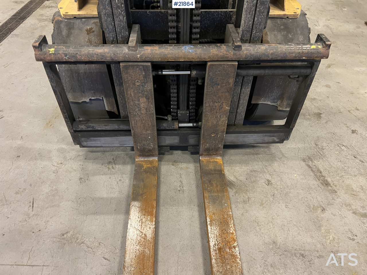 CAT DP30N truck - Dyzelinis krautuvas: foto 3 CAT DP30N truck - Dyzelinis krautuvas: foto 3