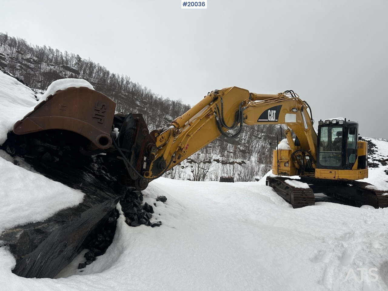 Caterpillar 321C LCR - Ekskavatorius: foto 1 Caterpillar 321C LCR - Ekskavatorius: foto 1