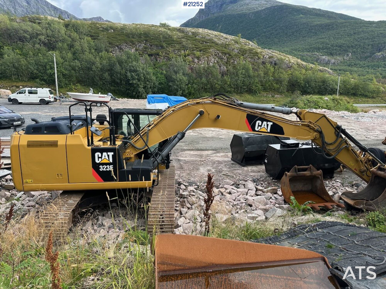 Caterpillar 323E - Vikšrinis ekskavatorius: foto 5 Caterpillar 323E - Vikšrinis ekskavatorius: foto 5