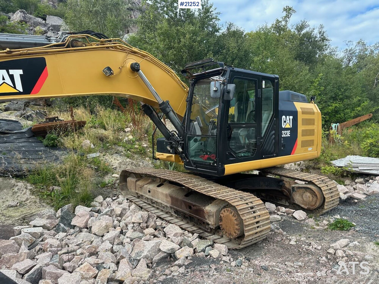 Caterpillar 323E - Vikšrinis ekskavatorius: foto 1 Caterpillar 323E - Vikšrinis ekskavatorius: foto 1