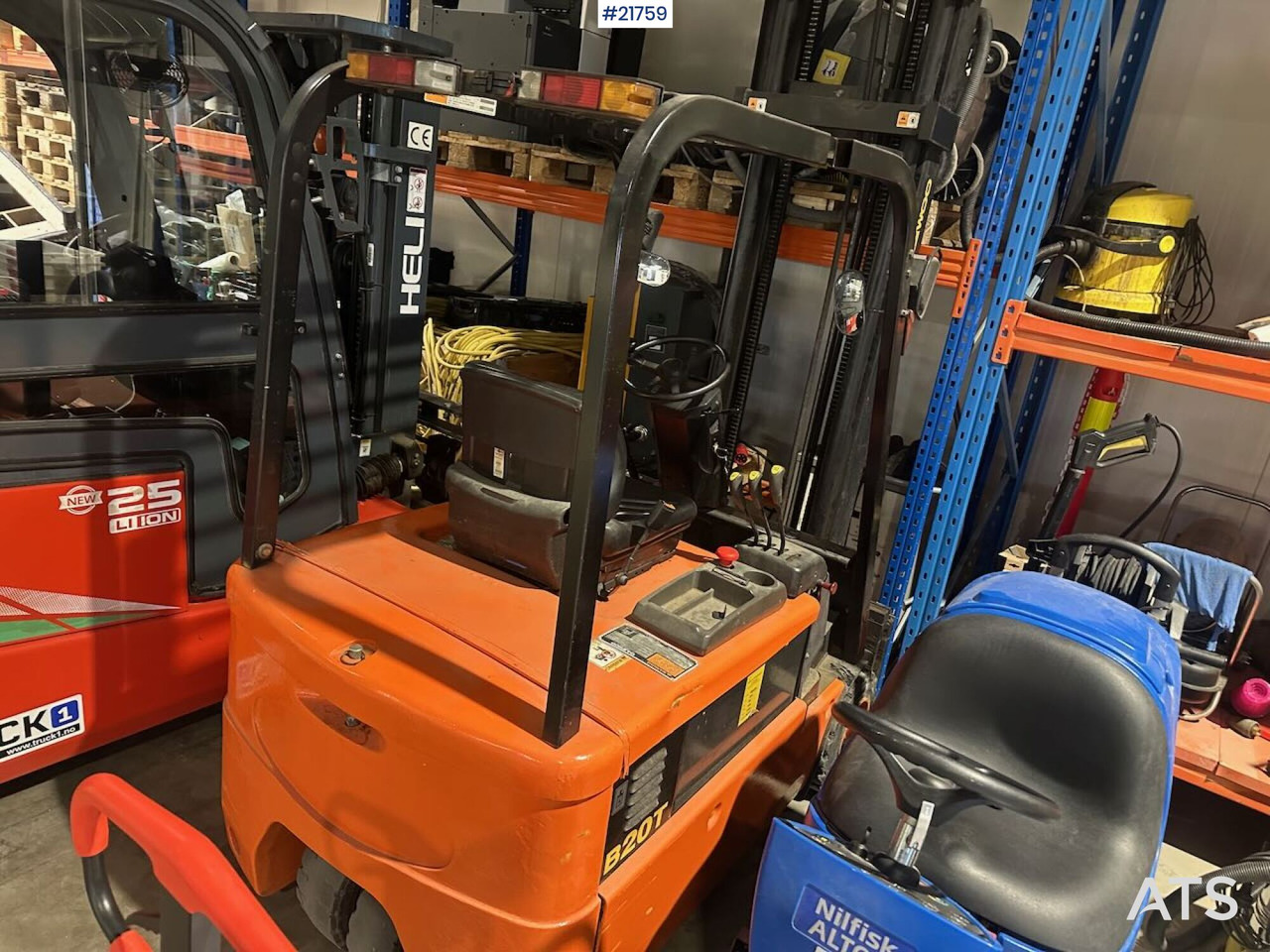 Daewoo B20T truck m/ 4,5 m løftehøyde - Žemo profilio platforma puspriekabė: foto 1 Daewoo B20T truck m/ 4,5 m løftehøyde - Žemo profilio platforma puspriekabė: foto 1