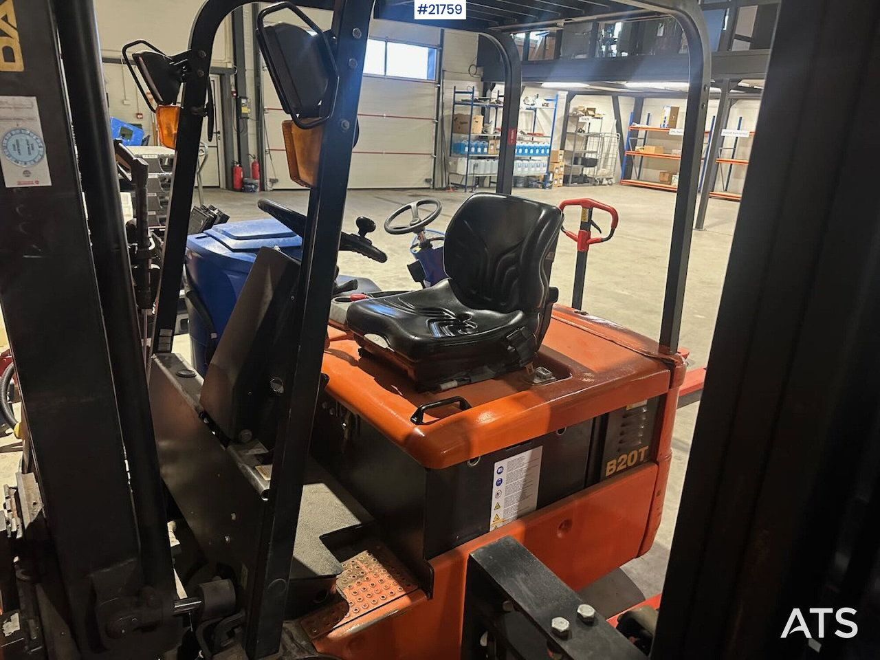 Daewoo B20T truck m/ 4,5 m løftehøyde - Žemo profilio platforma puspriekabė: foto 5 Daewoo B20T truck m/ 4,5 m løftehøyde - Žemo profilio platforma puspriekabė: foto 5