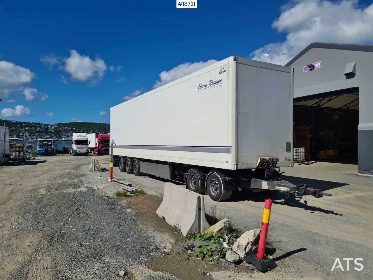 Ekeri 3-axle cabinet semitrailer w/ full side opening. - Furgonas priekaba: foto 1 Ekeri 3-axle cabinet semitrailer w/ full side opening. - Furgonas priekaba: foto 1