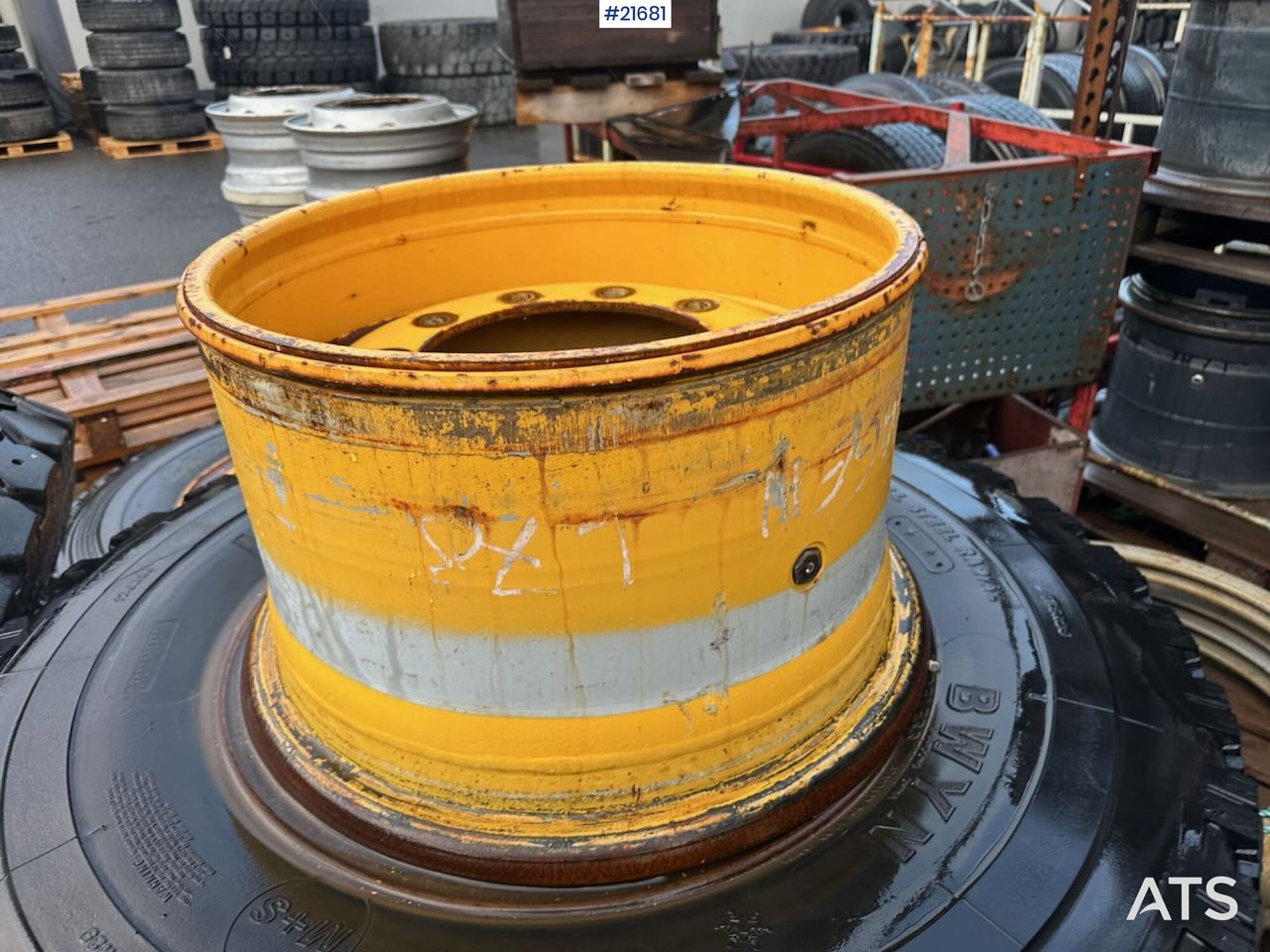 Hilo Dekkene har stått på en Volvo L60E - Padangos ir ratlankiai - Statybinė technika: foto 5 Hilo Dekkene har stått på en Volvo L60E - Padangos ir ratlankiai - Statybinė technika: foto 5