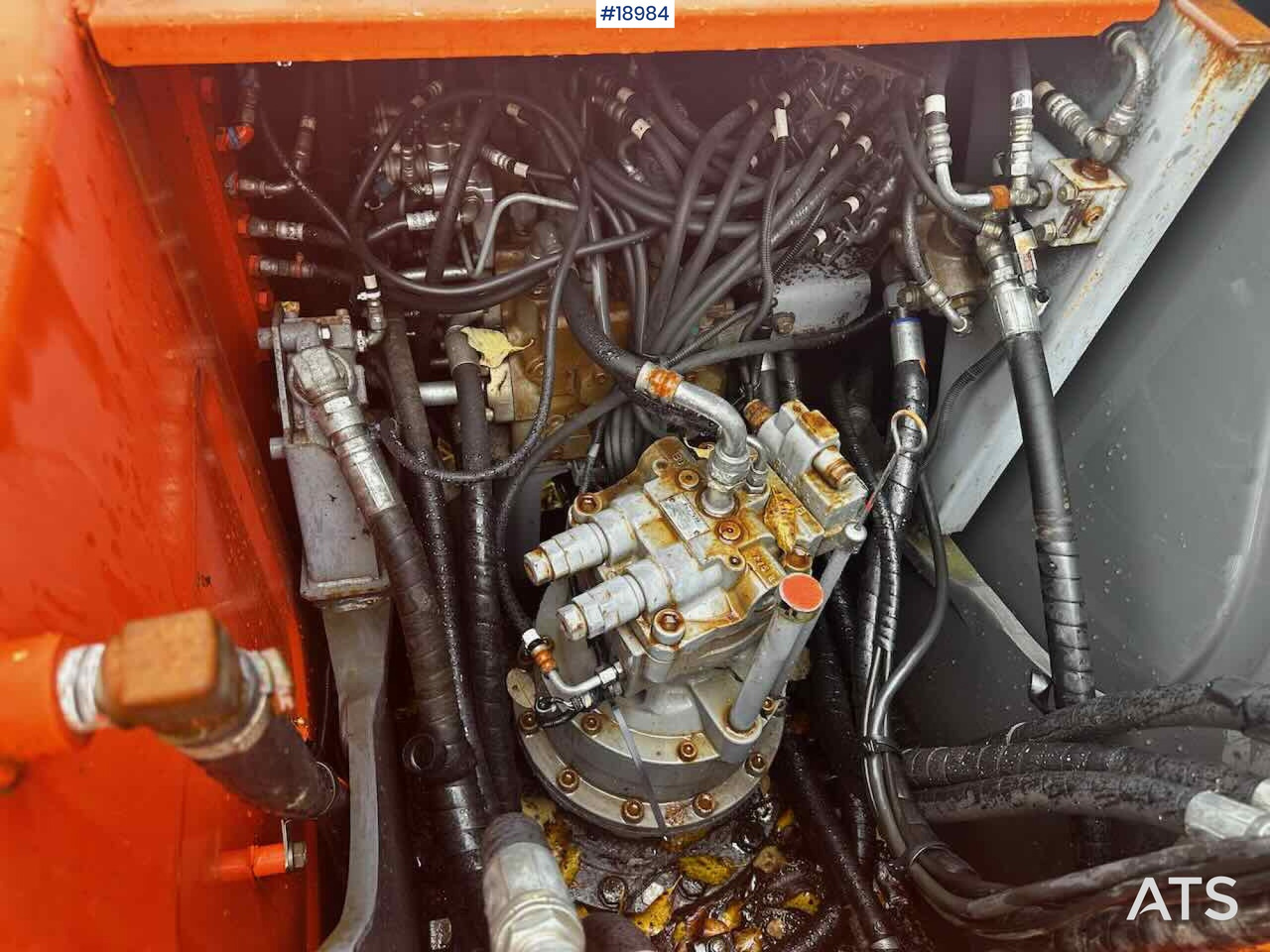 Ekskavatorius Hitachi ZX180LC-3: foto 26