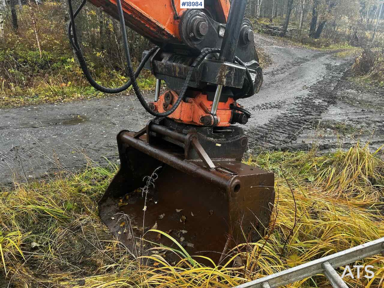 Ekskavatorius Hitachi ZX180LC-3: foto 8