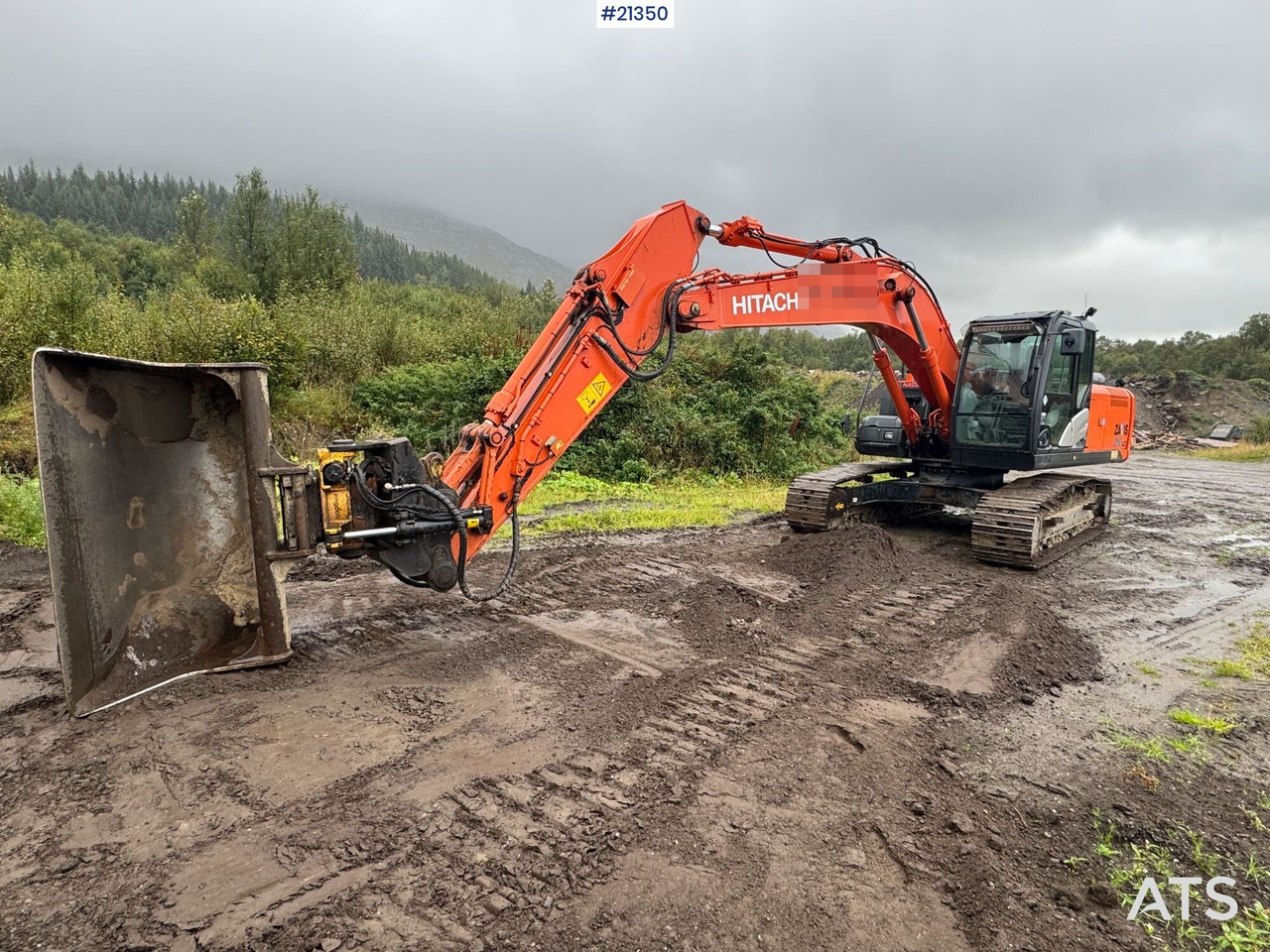 Hitachi ZX210LC - Ekskavatorius: foto 2 Hitachi ZX210LC - Ekskavatorius: foto 2