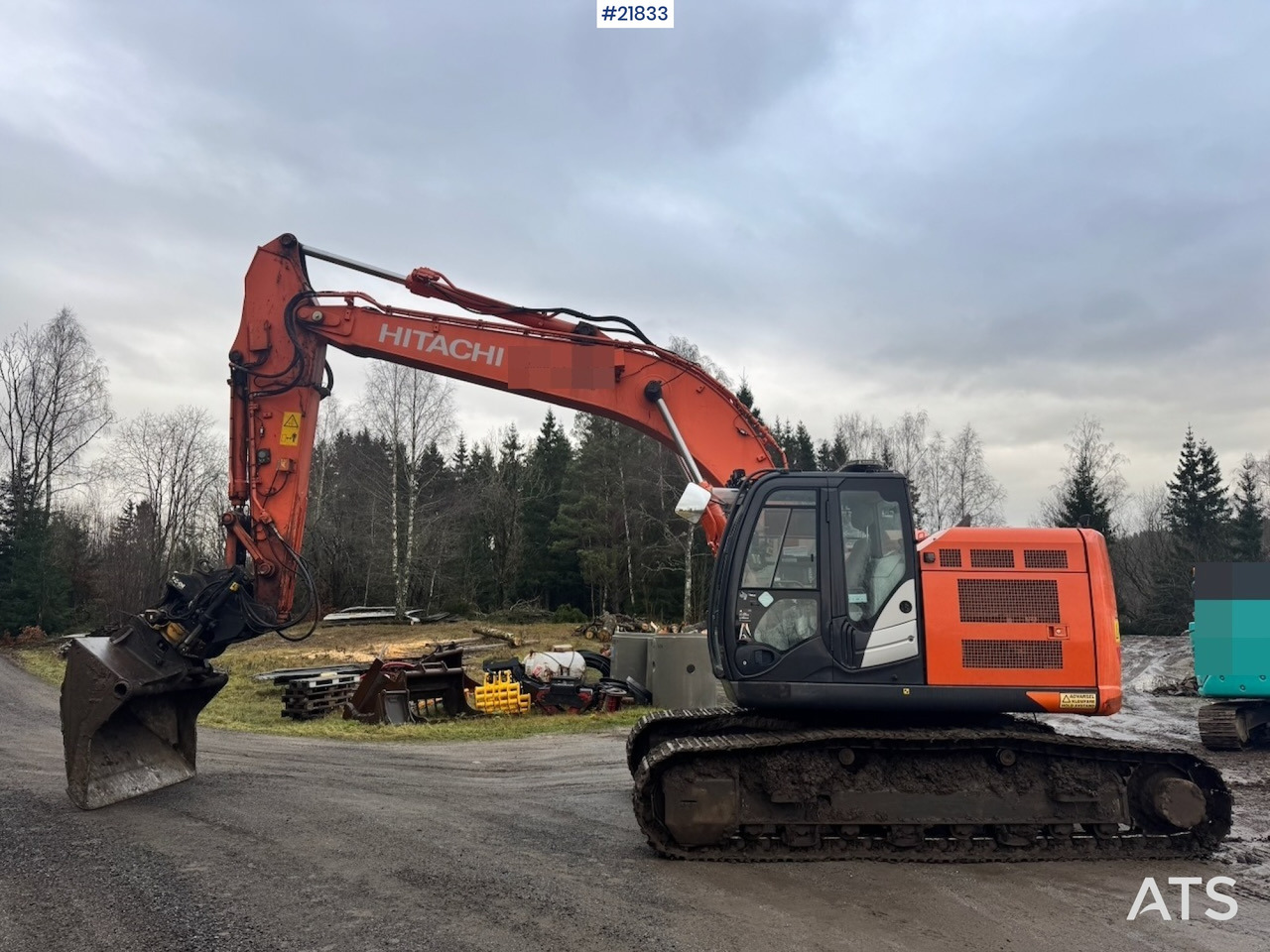 Hitachi ZX225USRLC-6 Beltegraver m/ Rototilt, 2 skuffer og Easy Dig. SE VIDEO - Vikšrinis ekskavatorius: foto 3 Hitachi ZX225USRLC-6 Beltegraver m/ Rototilt, 2 skuffer og Easy Dig. SE VIDEO - Vikšrinis ekskavatorius: foto 3