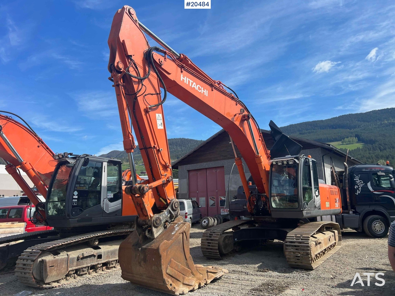Hitachi ZX350LC-3 - Ekskavatorius: foto 1 Hitachi ZX350LC-3 - Ekskavatorius: foto 1