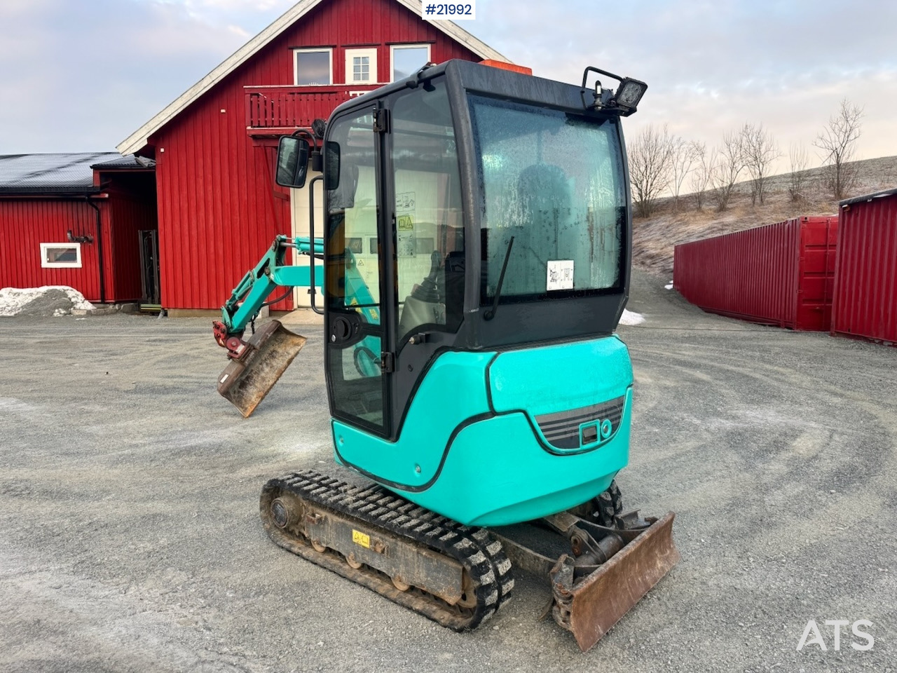 Kobelco 2016 Kobelco SK18 Minigraver m/ Powertilt, 3 skuffer,ripper, klype og Henger. - Mini ekskavatorius: foto 3 Kobelco 2016 Kobelco SK18 Minigraver m/ Powertilt, 3 skuffer,ripper, klype og Henger. - Mini ekskavatorius: foto 3