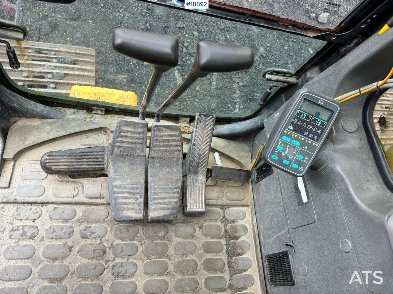 Ekskavatorius Komatsu PC240LC-6K Beltegraver m/ Graveskuffe: foto 27 Ekskavatorius Komatsu PC240LC-6K Beltegraver m/ Graveskuffe: foto 27