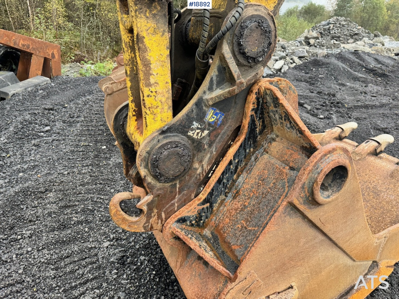 Ekskavatorius Komatsu PC240LC-6K Beltegraver m/ Graveskuffe: foto 23 Ekskavatorius Komatsu PC240LC-6K Beltegraver m/ Graveskuffe: foto 23