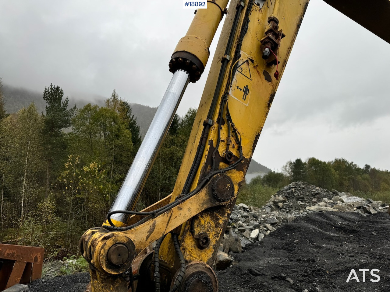 Ekskavatorius Komatsu PC240LC-6K Beltegraver m/ Graveskuffe: foto 22 Ekskavatorius Komatsu PC240LC-6K Beltegraver m/ Graveskuffe: foto 22