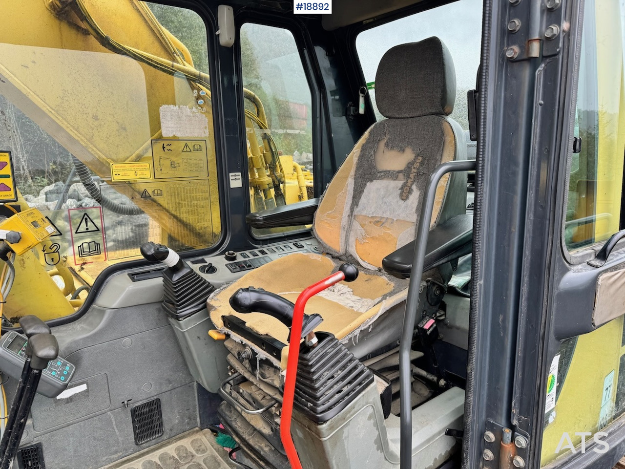 Ekskavatorius Komatsu PC240LC-6K Beltegraver m/ Graveskuffe: foto 26 Ekskavatorius Komatsu PC240LC-6K Beltegraver m/ Graveskuffe: foto 26