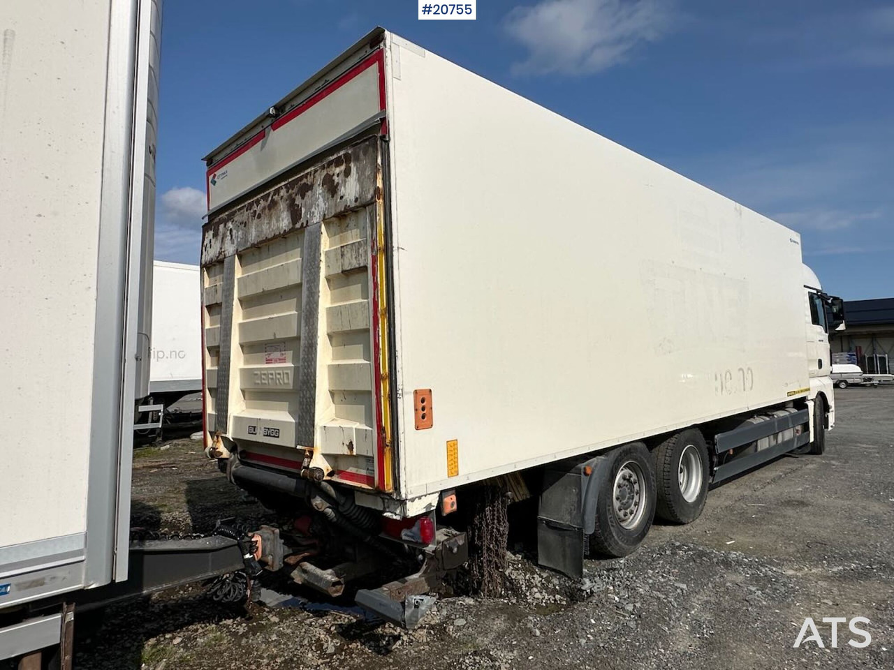 MAN TGX 26.480 6x2 skapbil m/ Bussbygg skap og lift - Furgonas sunkvežimis: foto 4 MAN TGX 26.480 6x2 skapbil m/ Bussbygg skap og lift - Furgonas sunkvežimis: foto 4