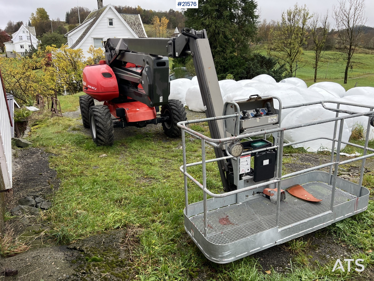 Manitou 200 ATJ Teleskoplift - Alkūninis keltuvas: foto 1 Manitou 200 ATJ Teleskoplift - Alkūninis keltuvas: foto 1