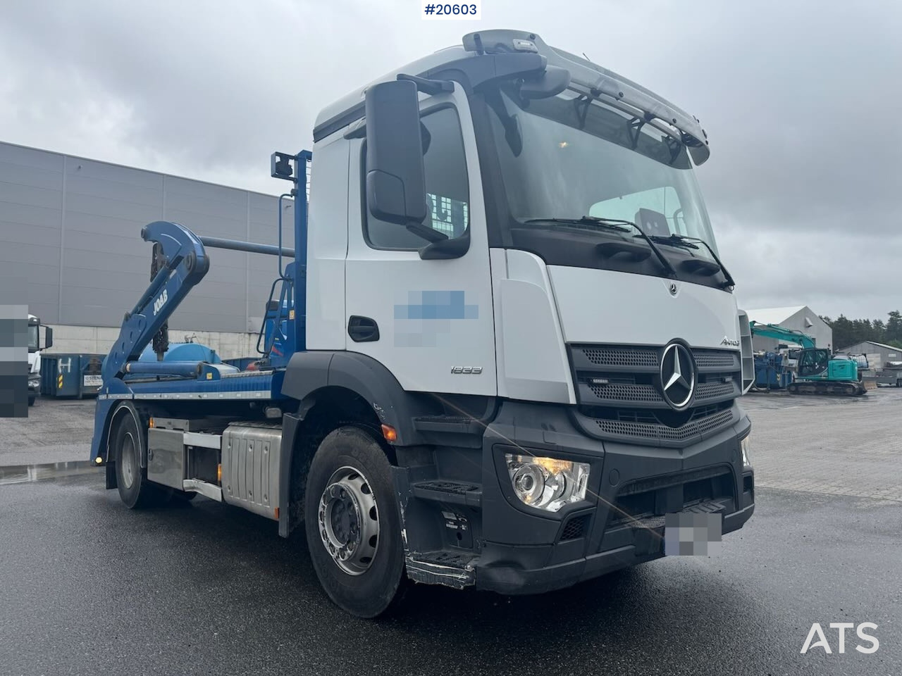 Mercedes Antos 1833 - Nuožulnaus pakėlimo ant platformos sunkvežimis: foto 1 Mercedes Antos 1833 - Nuožulnaus pakėlimo ant platformos sunkvežimis: foto 1