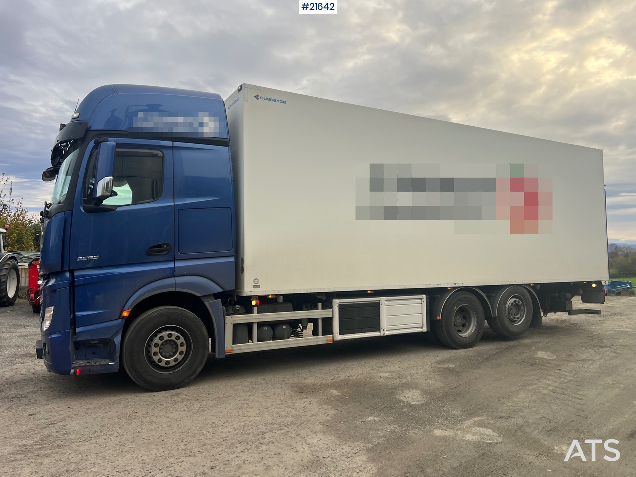 Mercedes-Benz Actrox 6x2 skapbil m/ kjøl/frys aggregat - Furgonas sunkvežimis: foto 1 Mercedes-Benz Actrox 6x2 skapbil m/ kjøl/frys aggregat - Furgonas sunkvežimis: foto 1