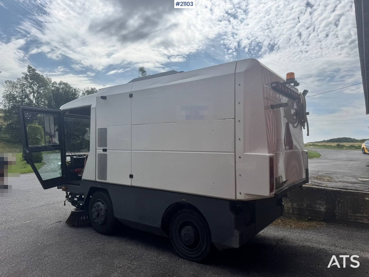 Ravo 540 - Gatvių šlavimo mašina: foto 4 Ravo 540 - Gatvių šlavimo mašina: foto 4