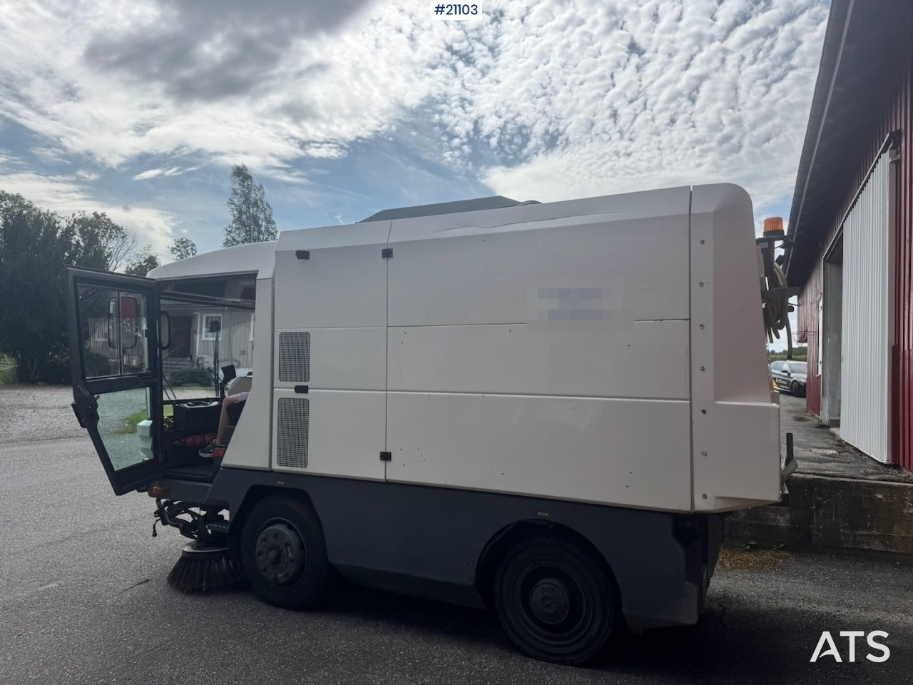 Ravo 540 - Gatvių šlavimo mašina: foto 3 Ravo 540 - Gatvių šlavimo mašina: foto 3