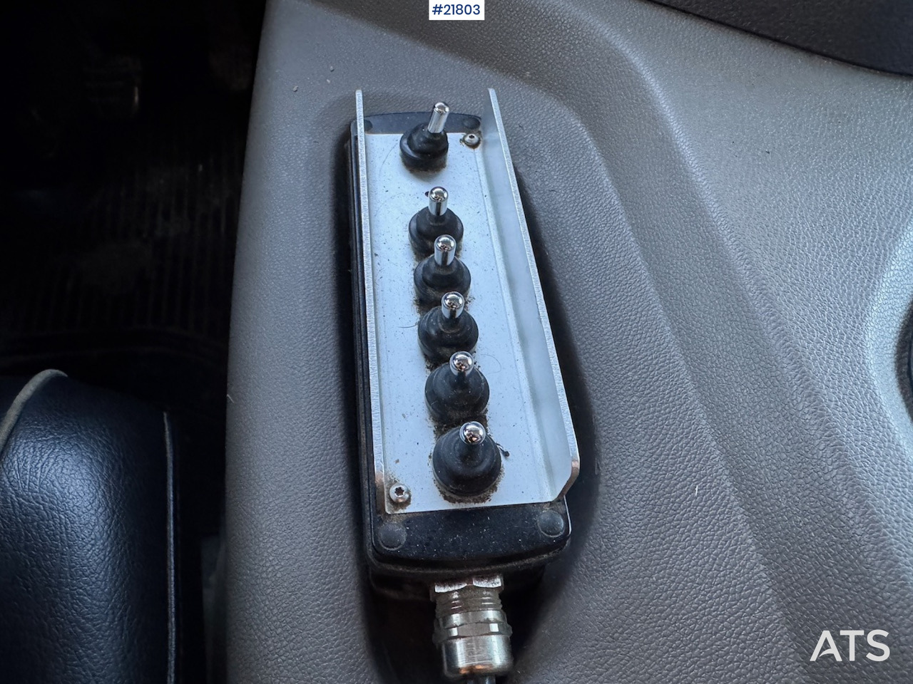 Nuožulnaus pakėlimo ant platformos sunkvežimis Scania P450: foto 35