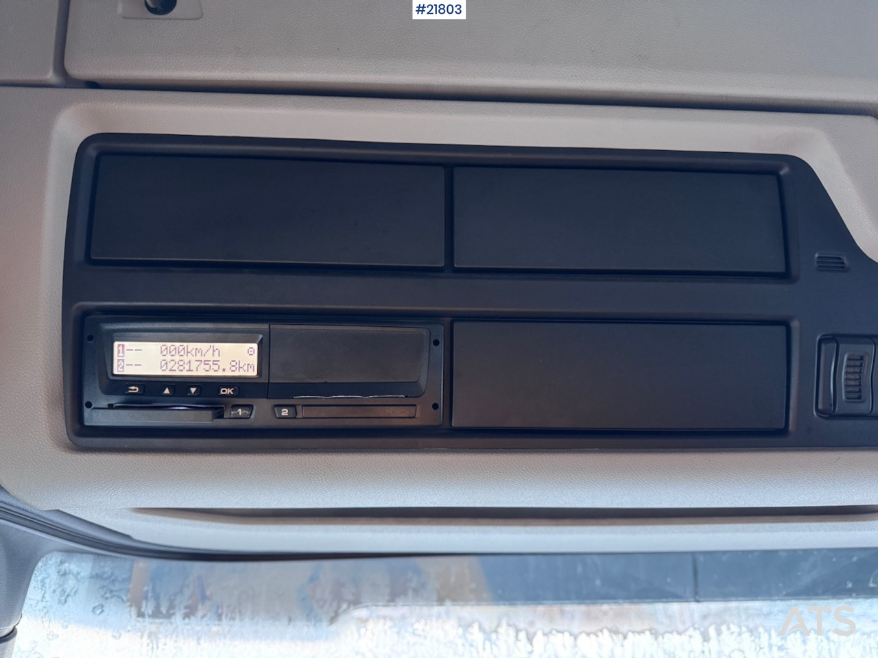 Nuožulnaus pakėlimo ant platformos sunkvežimis Scania P450: foto 31