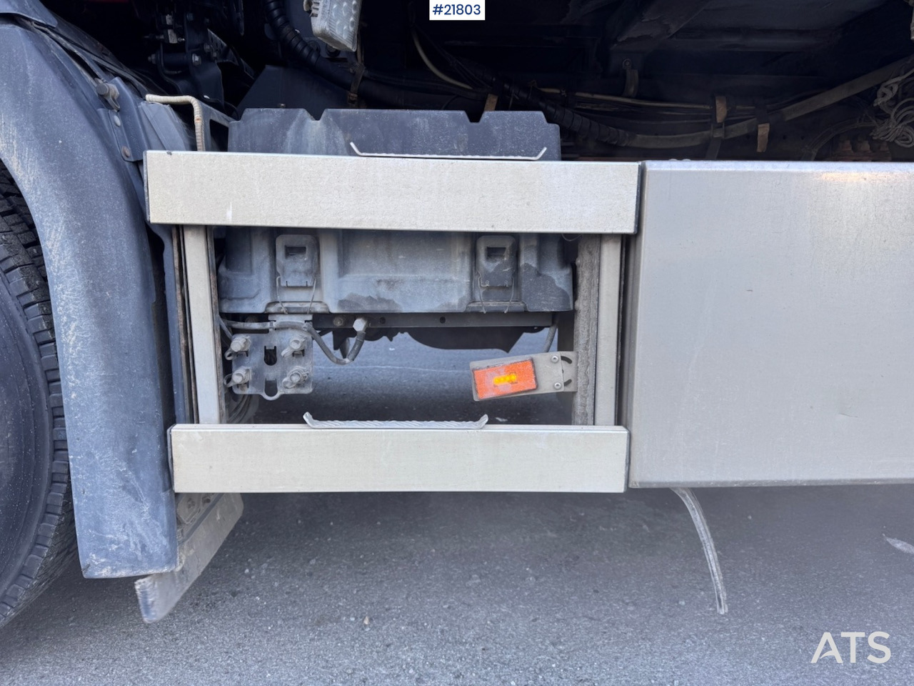 Nuožulnaus pakėlimo ant platformos sunkvežimis Scania P450: foto 30