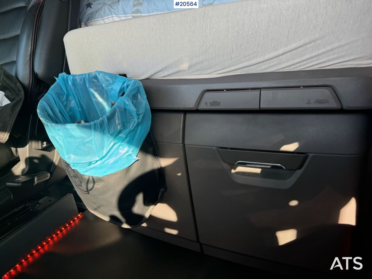 Furgonas sunkvežimis Scania S650: foto 30