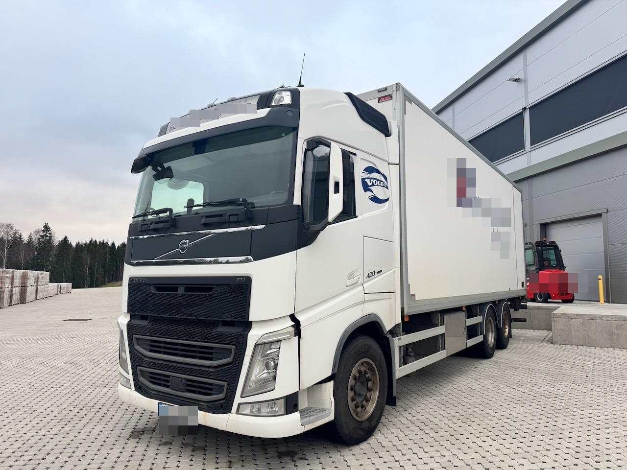 Volvo 2015 Volvo FH420 6x2 Skapbil. Eu-godkjent. SE VIDEO - Furgonas sunkvežimis: foto 1 Volvo 2015 Volvo FH420 6x2 Skapbil. Eu-godkjent. SE VIDEO - Furgonas sunkvežimis: foto 1