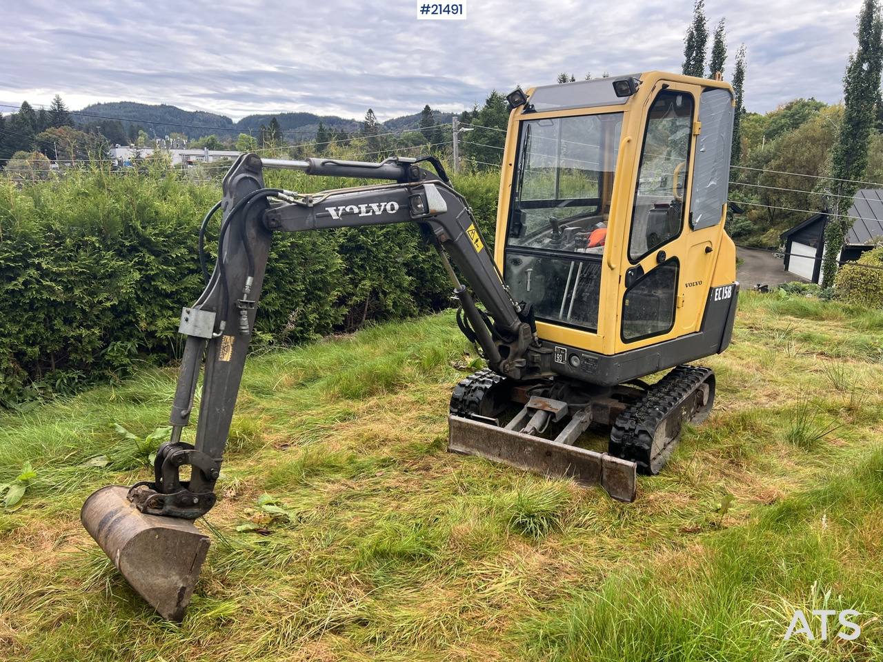 Volvo EC15B - Mini ekskavatorius: foto 1 Volvo EC15B - Mini ekskavatorius: foto 1