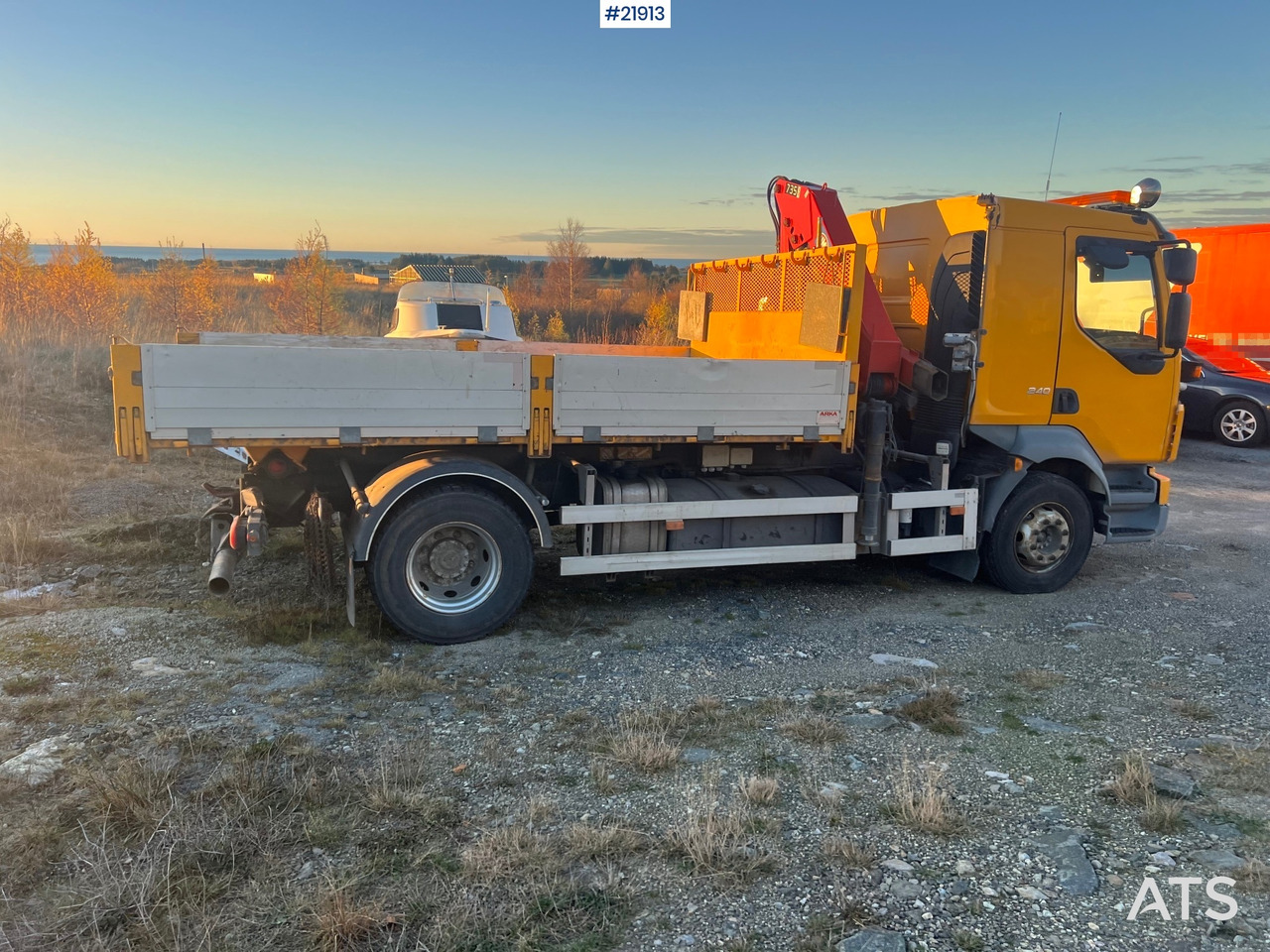 Volvo FL240 - Sunkvežimis su kranu: foto 3 Volvo FL240 - Sunkvežimis su kranu: foto 3