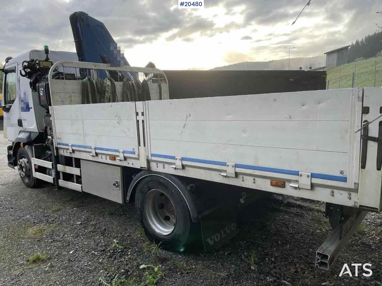 Volvo FL240 - Sunkvežimis su kranu, Platforminis/ Bortinis sunkvežimis: foto 3 Volvo FL240 - Sunkvežimis su kranu, Platforminis/ Bortinis sunkvežimis: foto 3